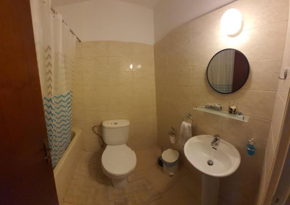 Lovely 2 Bedrooms In The Tourist Area In Paphos . Exterior foto