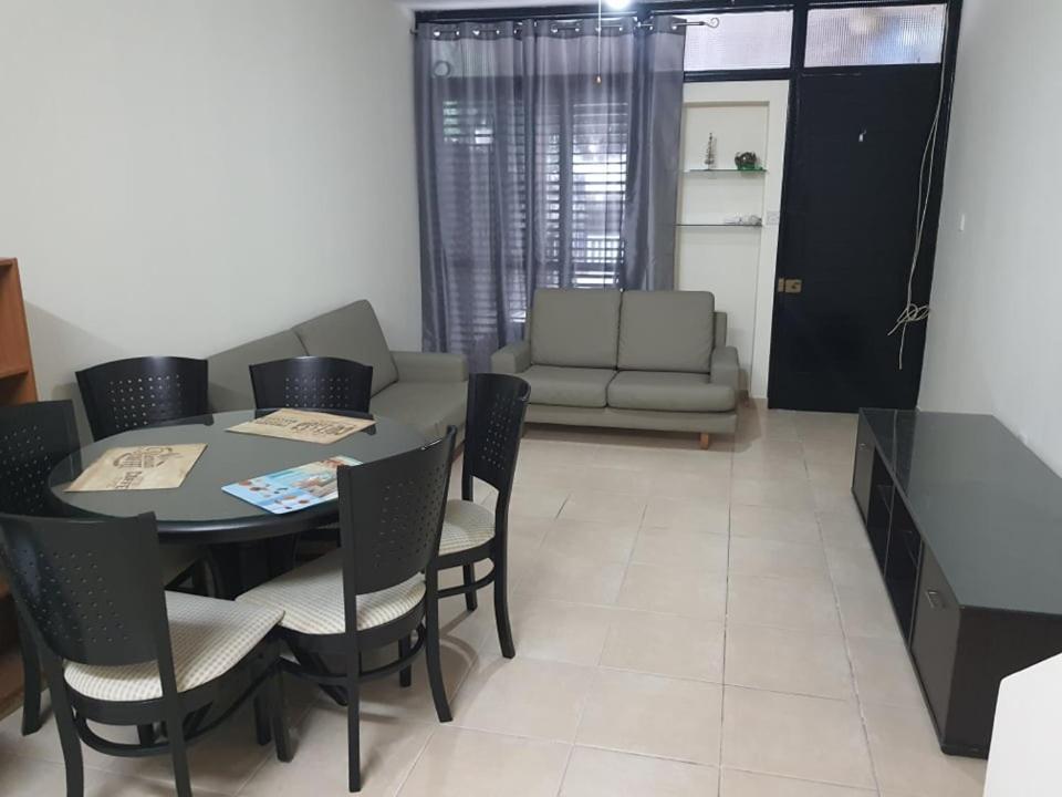 Lovely 2 Bedrooms In The Tourist Area In Paphos . Exterior foto